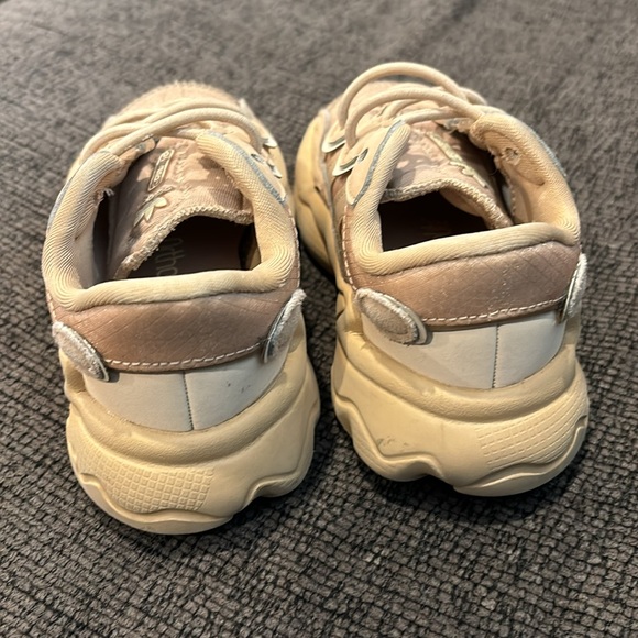 Adidas ozweego kids size 7k - Picture 4 of 4